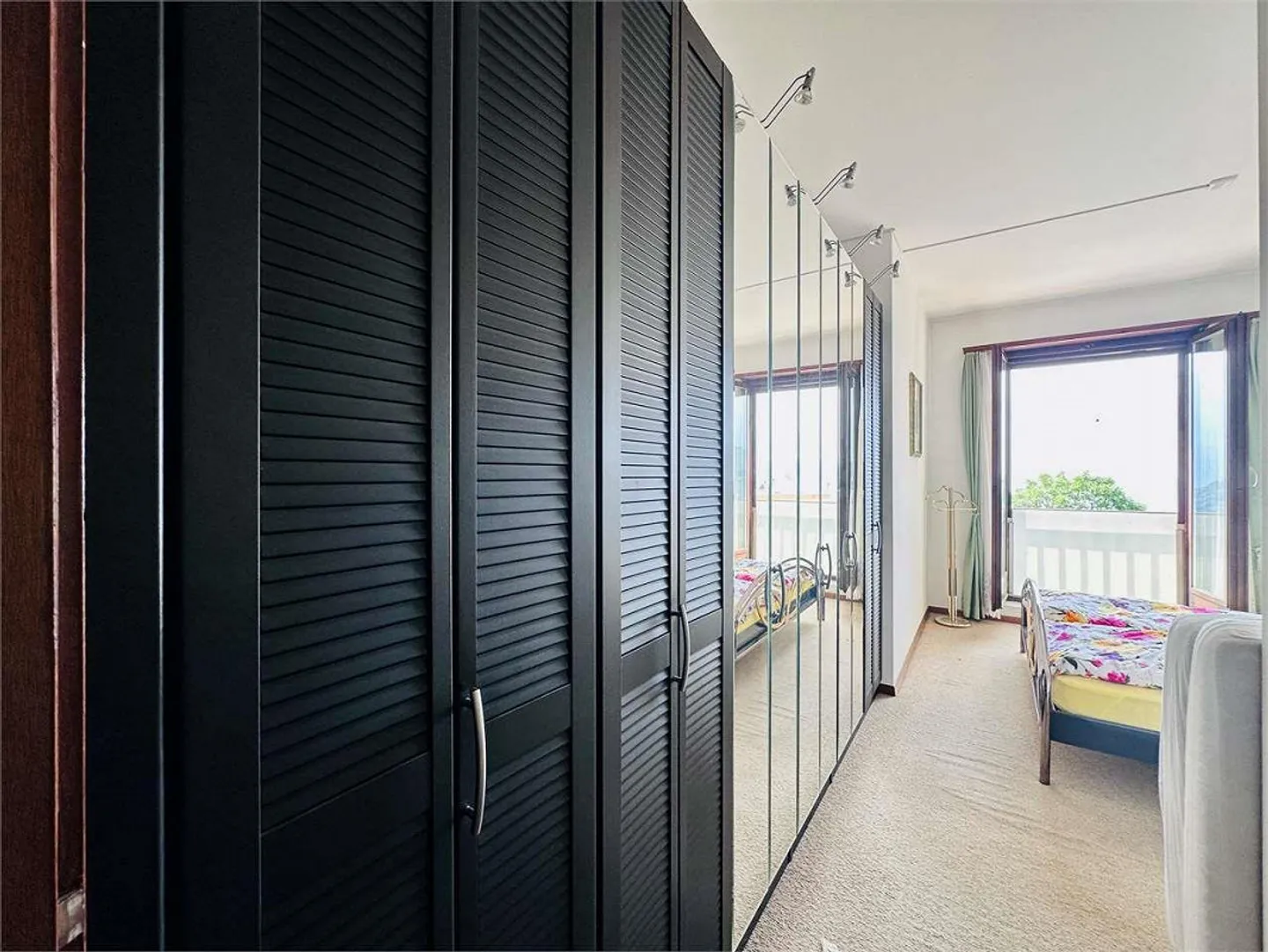 LOPAGNO - spacious 2.5 rooms with terrace overlooking the lake and swimming pool - Photo 8 of 13
