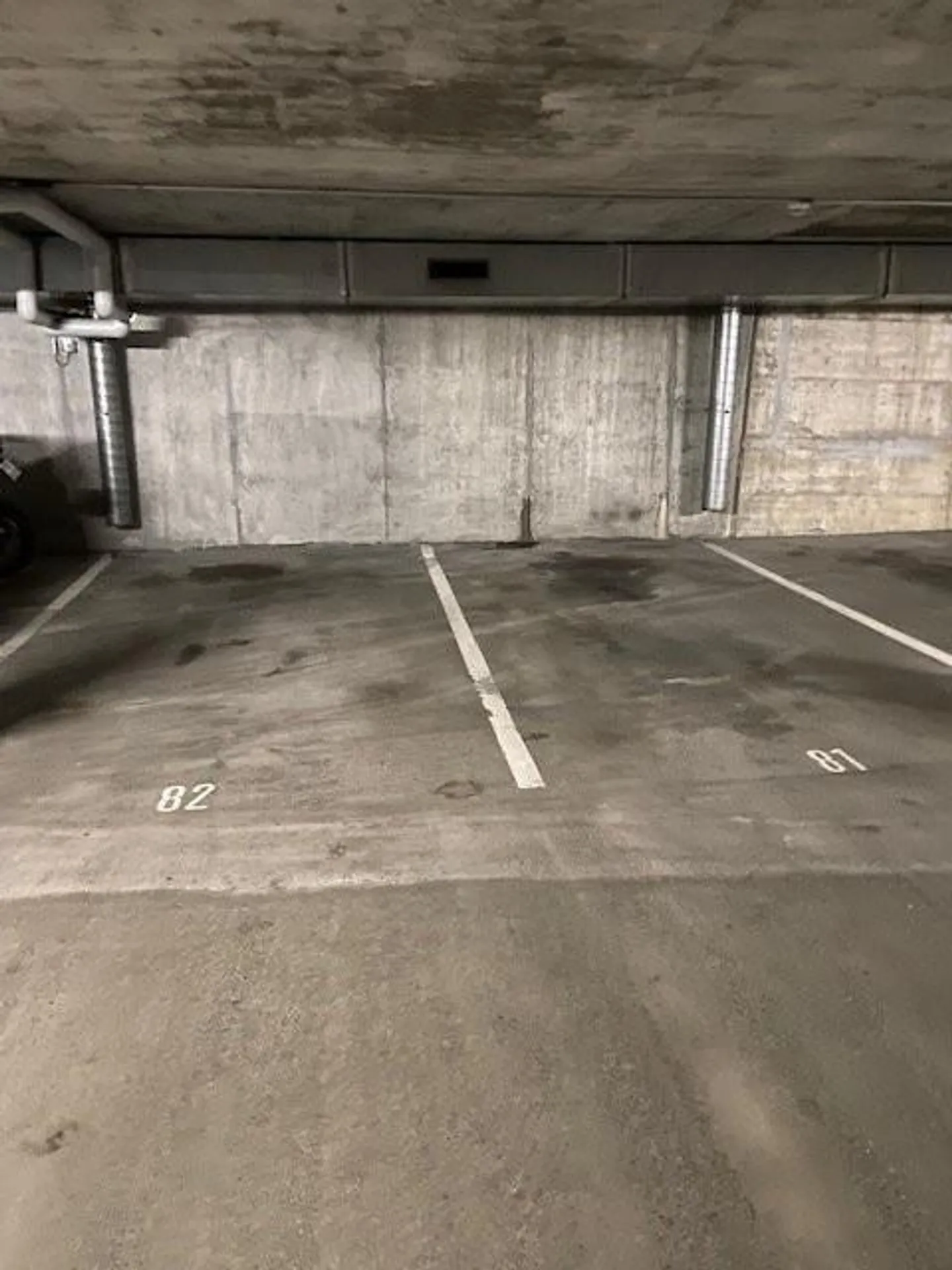 Parking spaces in the center of Schliern - Photo 3 of 4