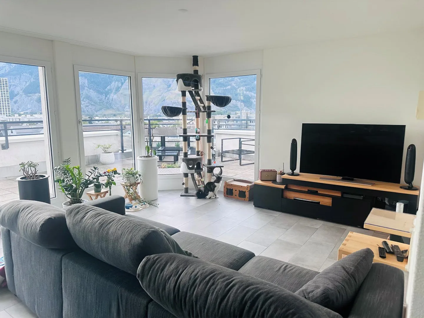 Zu vermieten 4.5-Zimmer-Attika-Wohnung - Foto 2 von 12