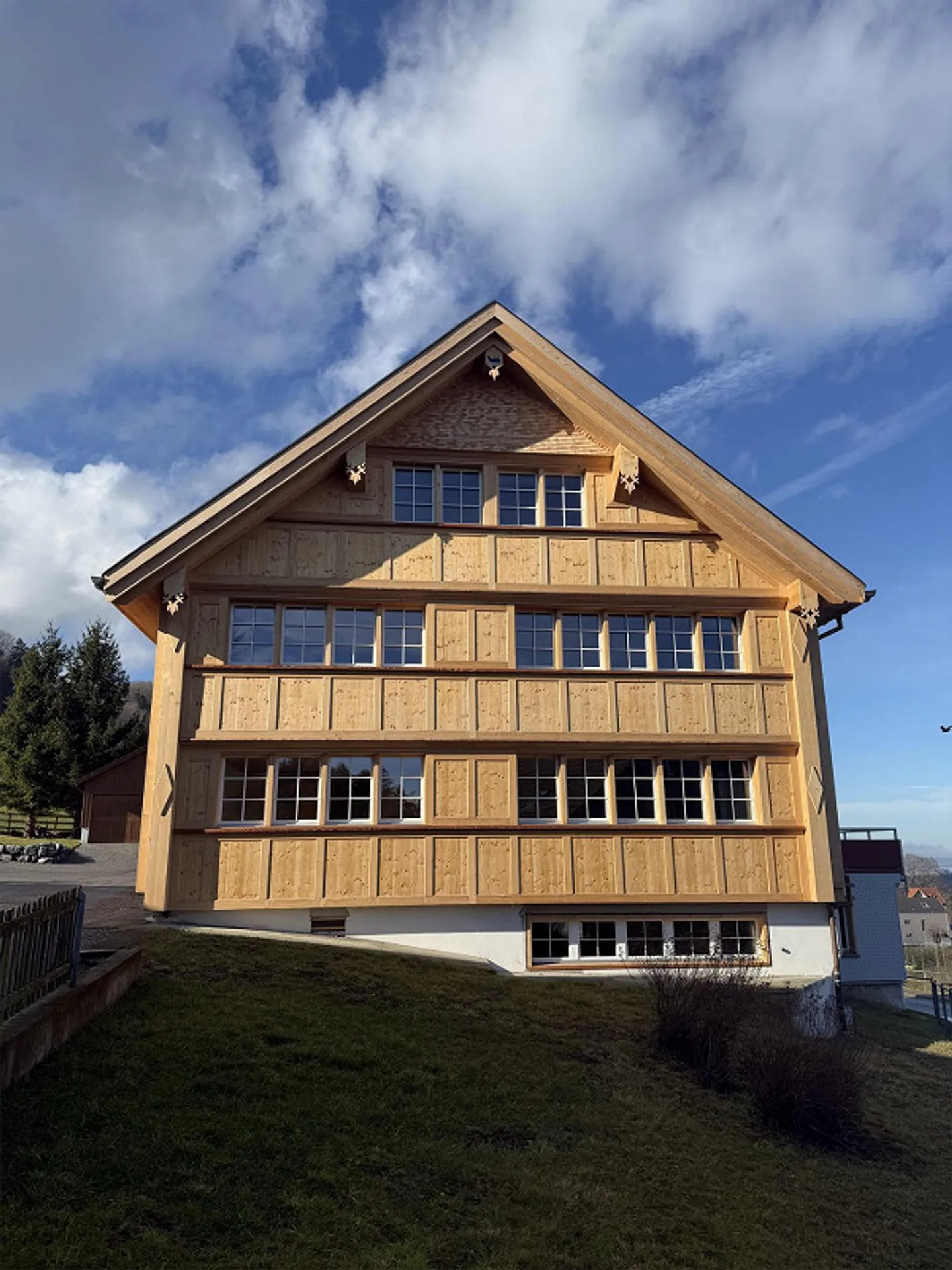 Charmantes Doppelhaus in Lutzenberg - Foto 1 von 19