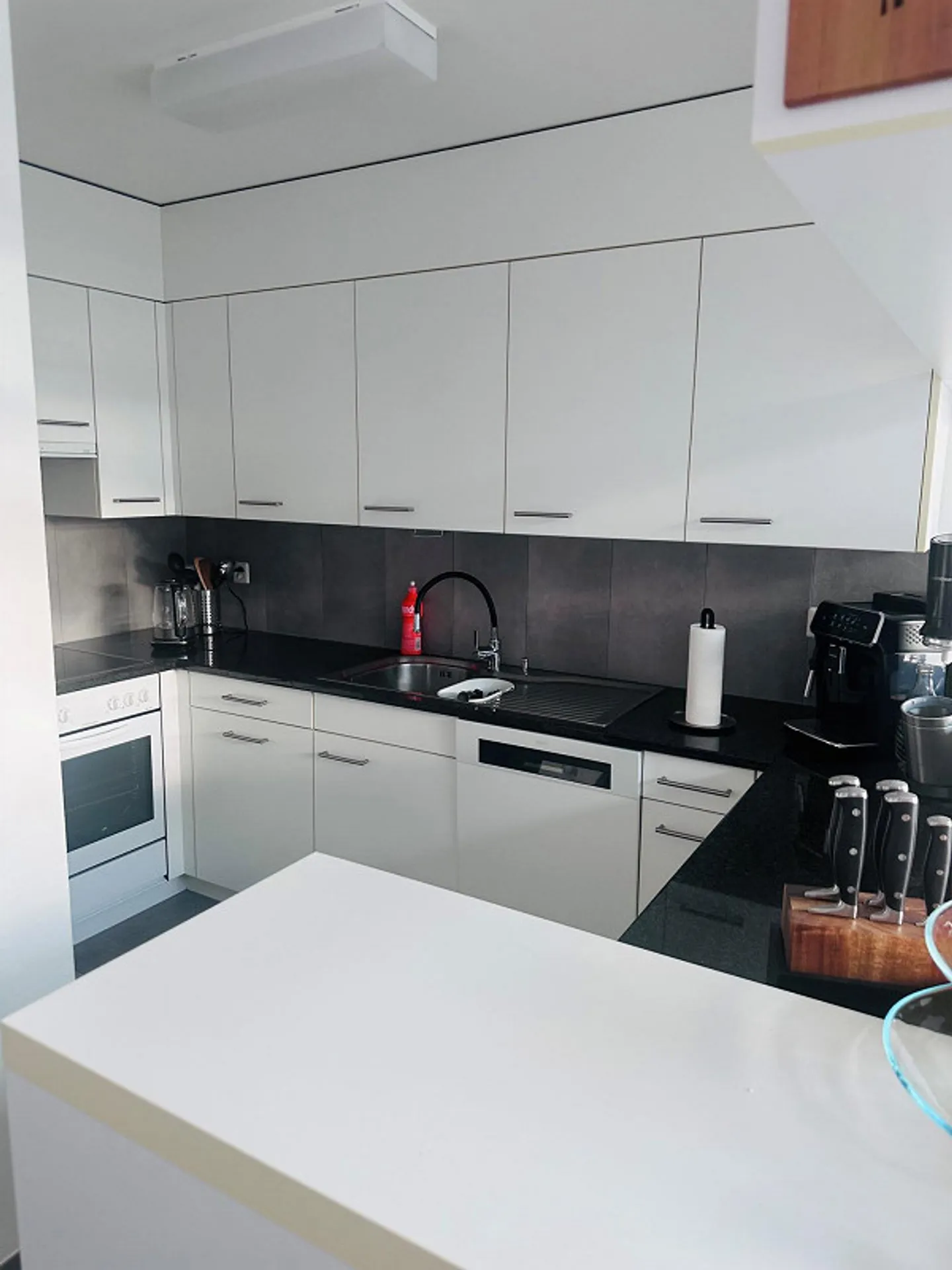 Zu vermieten 4.5-Zimmer-Attika-Wohnung - Foto 3 von 12