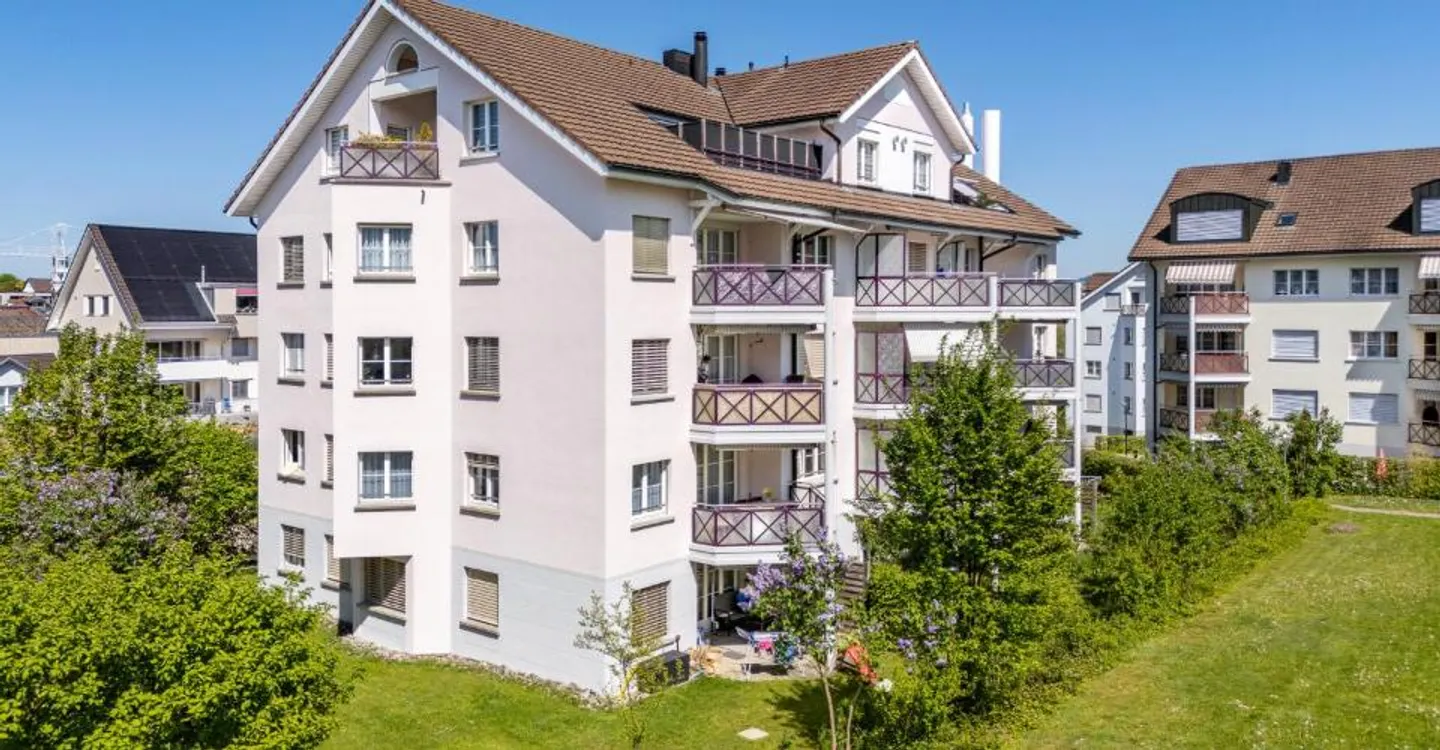 Appartement sous les combles spacieux - Première location après rénovation - Photo 1 sur 7