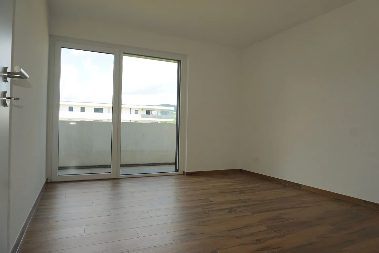 Appartement avec 4,5 pièces - Surface nette de 105 m2 - Terrasse de 47 m2 - Orientation Ouest-Nord/Ouest - Photo 3 sur 12