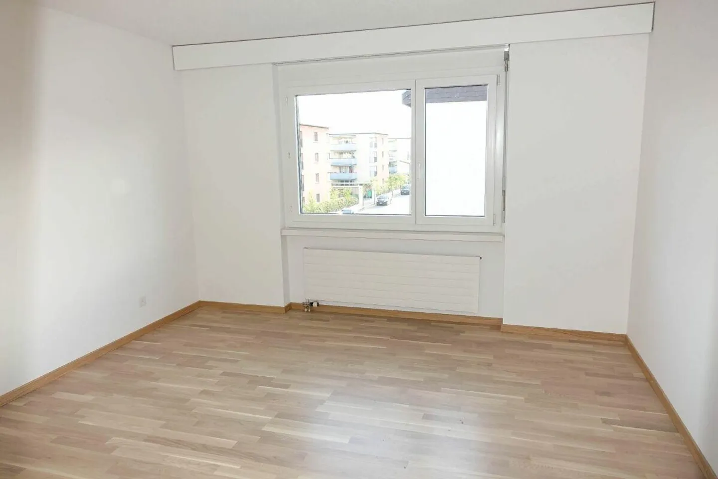 Bright, spacious apartment with sunny balcony - Photo 6 of 8