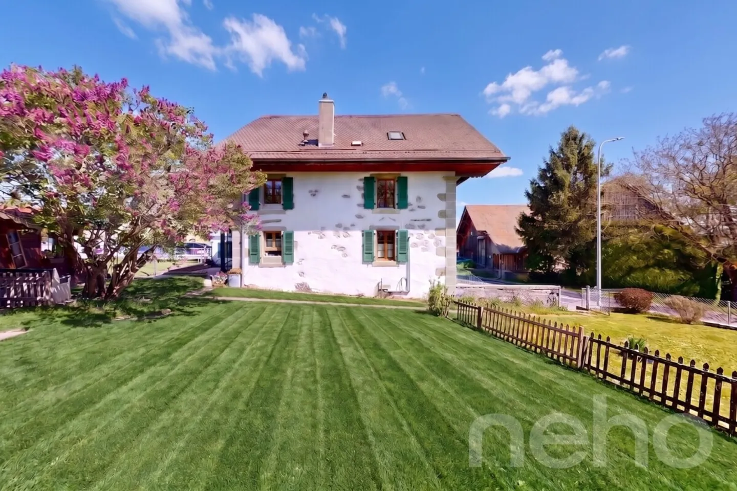 Authenticity, charm: duplex with private garden 20 minutes from Lausanne - Photo 3 of 12