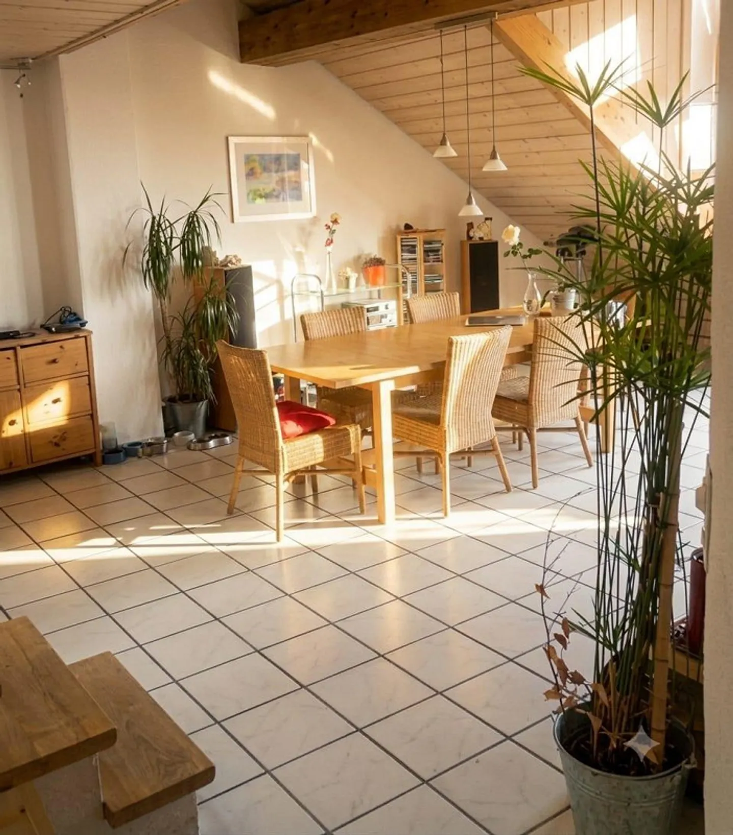 Appartement Duplex lumineux et spacieux de 4,5 pièces dans le village viticole de Twann - Photo 4 sur 13