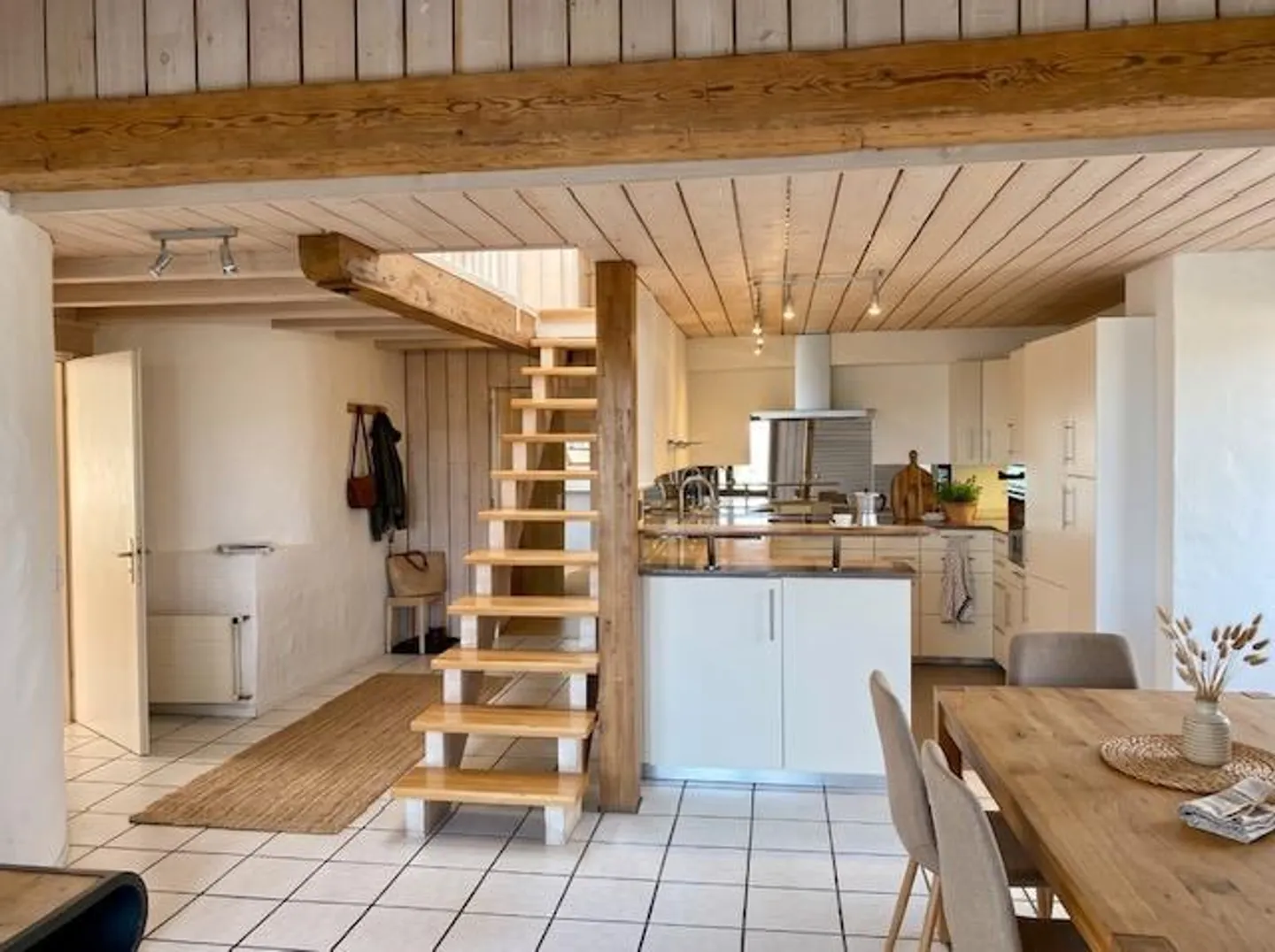 Appartement Duplex lumineux et spacieux de 4,5 pièces dans le village viticole de Twann - Photo 10 sur 13