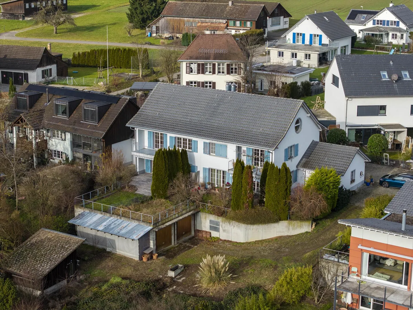 Doppelhaus-Ensemble mit Weitsicht und Bebauungspotenzial - Foto 1 von 6
