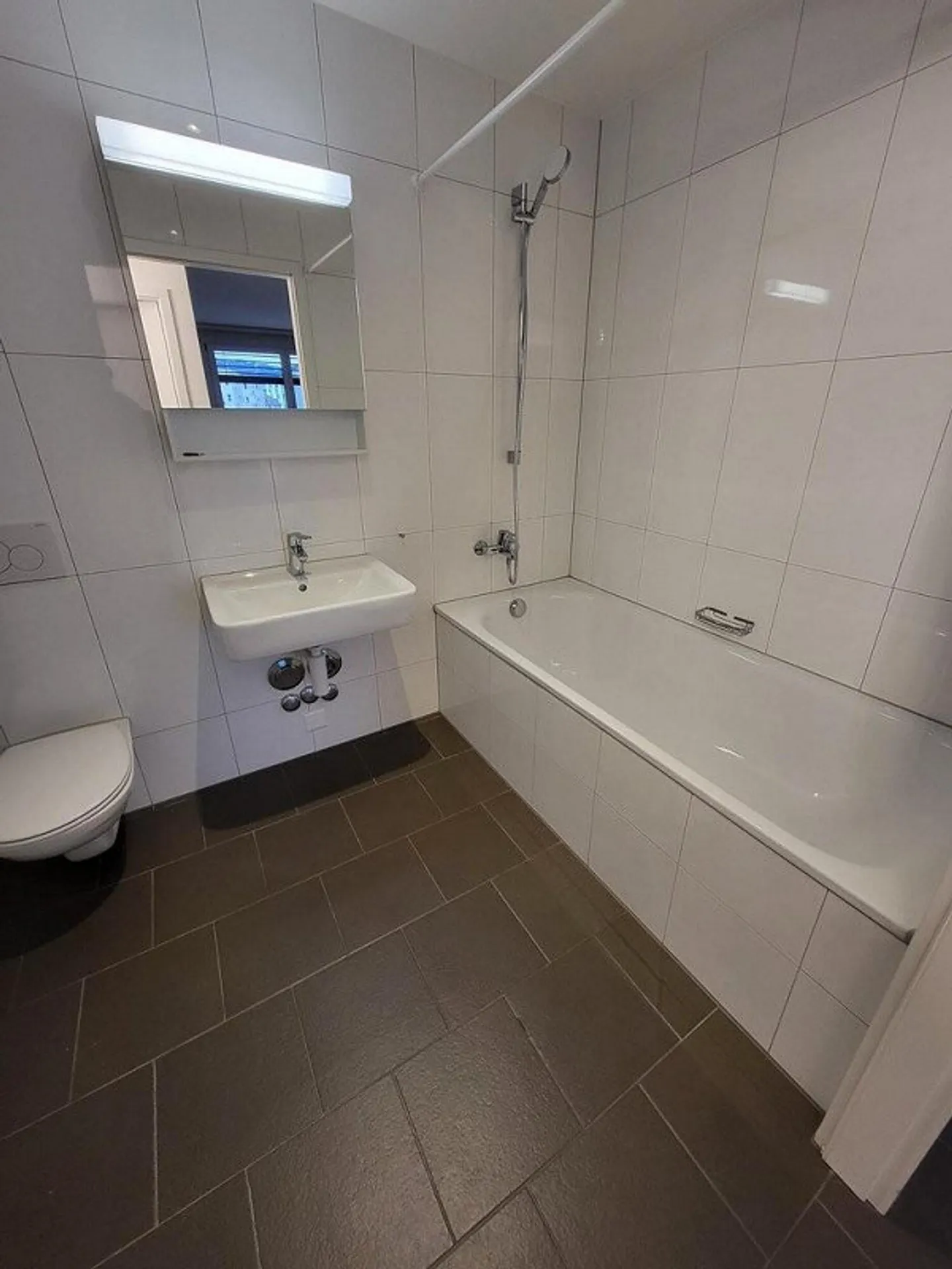 Appartement idéalement situé proche de la gare CFF de Fribourg ! - Foto 6 di 6