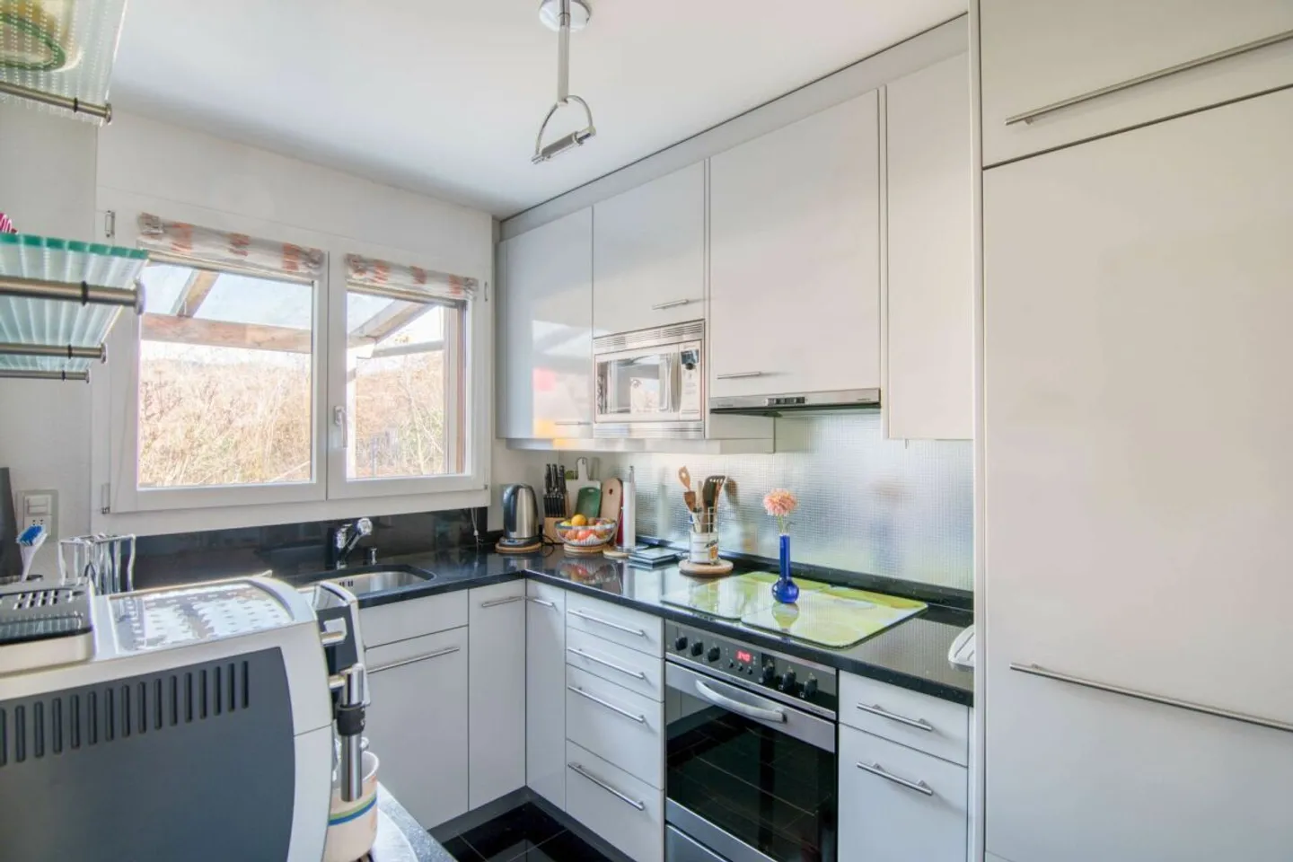 Row house for sale - Photo 9 of 34