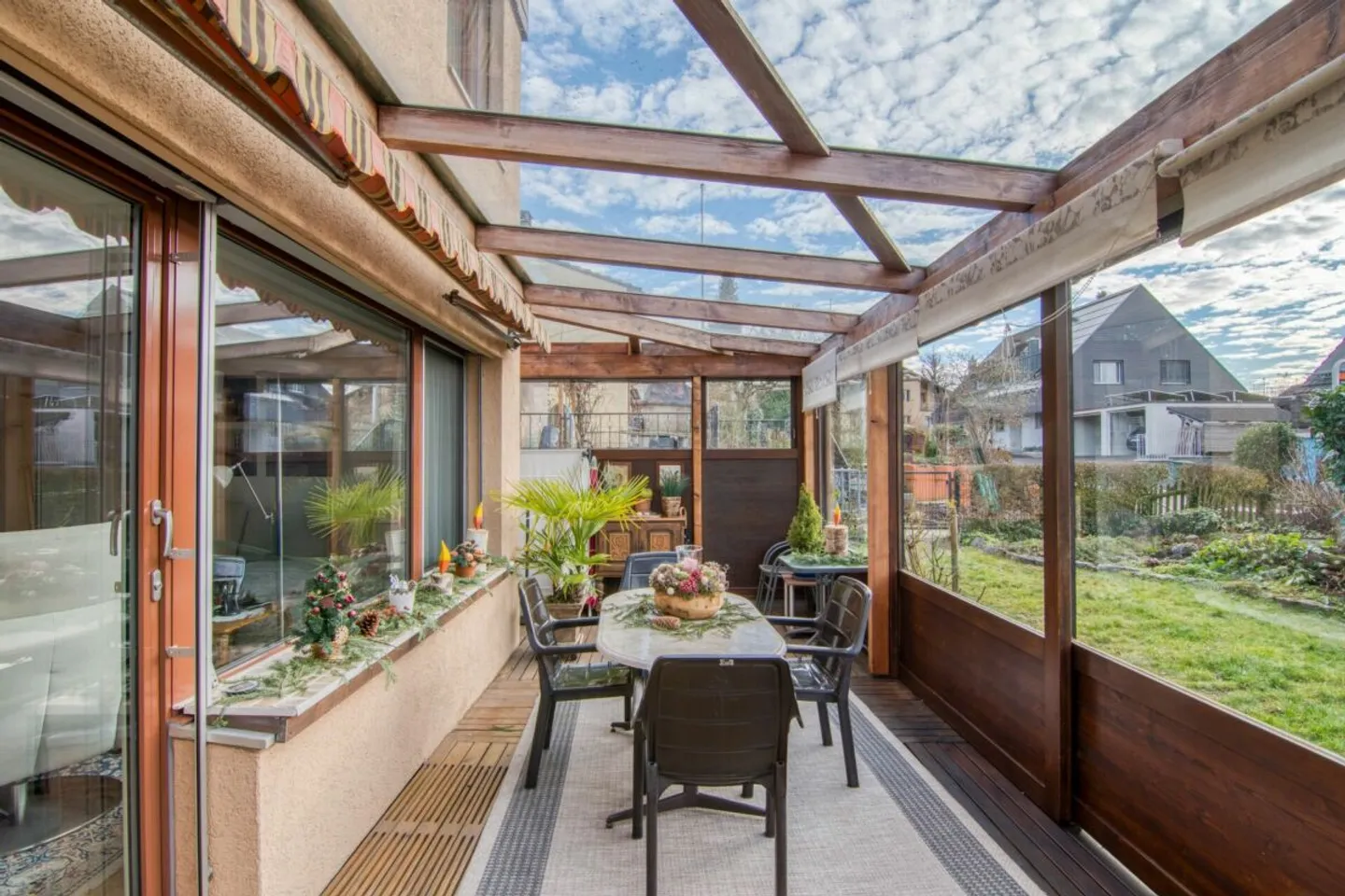 Row house for sale - Photo 23 of 34