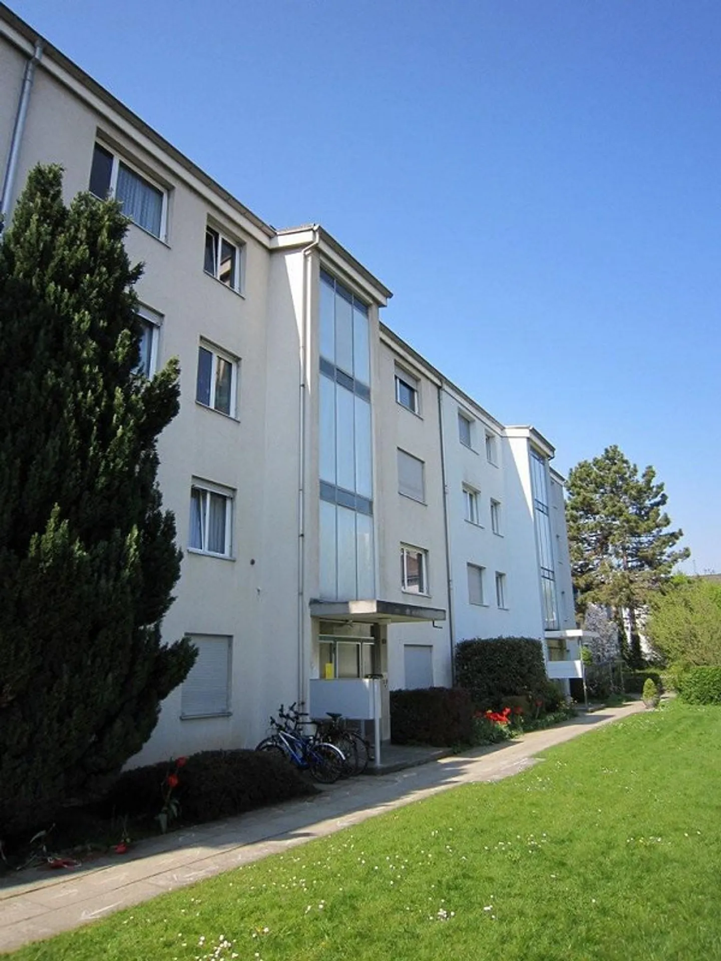 Appartement 3 1/2 pièces, 3ème étage gauche - Photo 1 sur 8