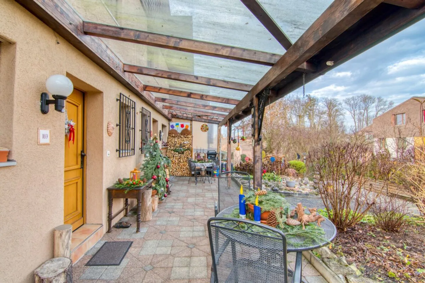 Row house for sale - Photo 31 of 34