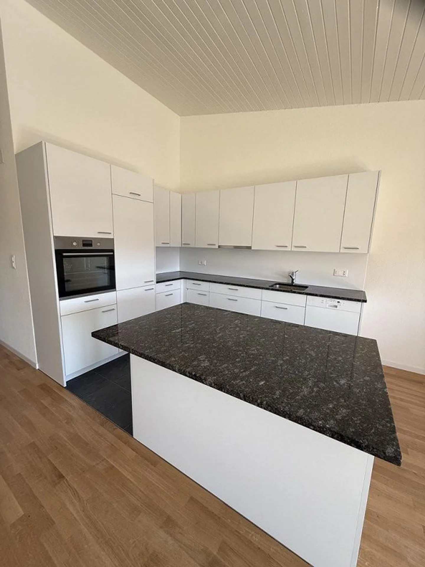 Appartement 3 1/2 pièces, 3ème étage gauche - Photo 2 sur 8