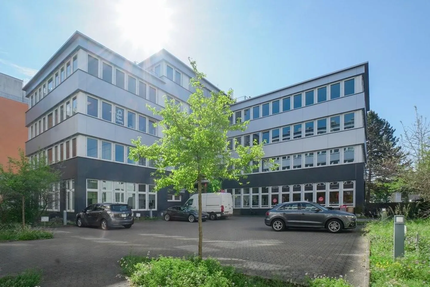 Compact Office in Dättwil - Central, Ready to Move In - Photo 2 of 8
