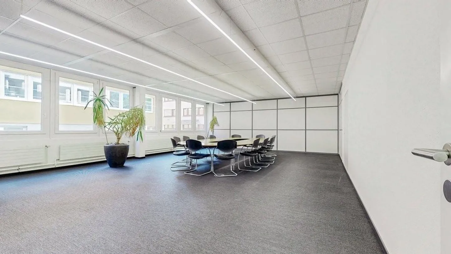 Compact Office in Dättwil - Central, Ready to Move In - Photo 5 of 8