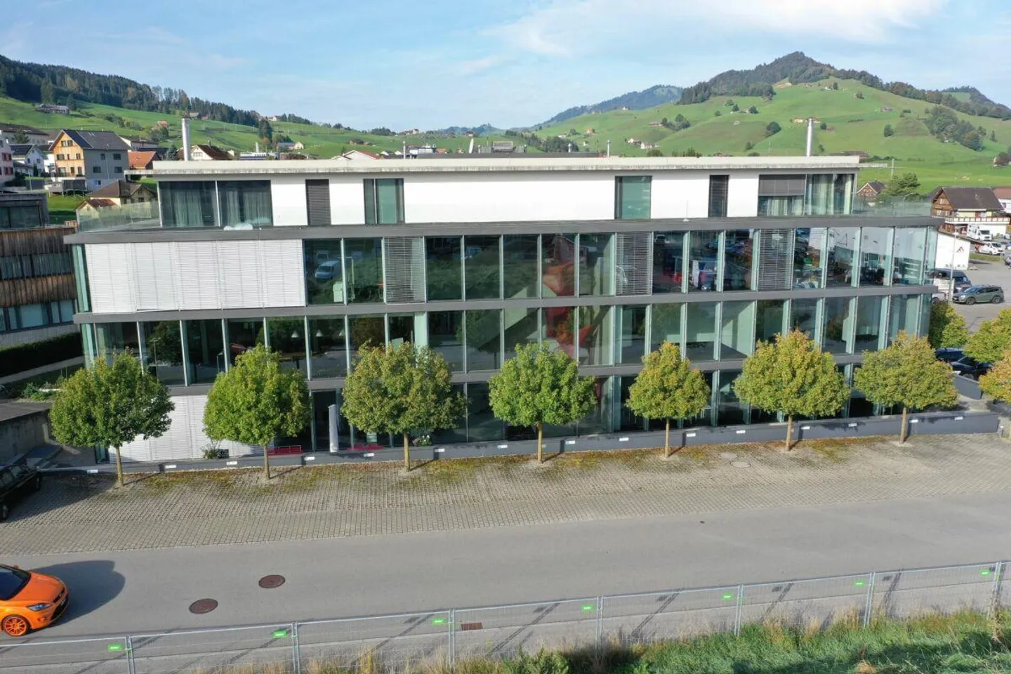 Top-modern, cooled office for your sustainable success - Photo 2 of 25