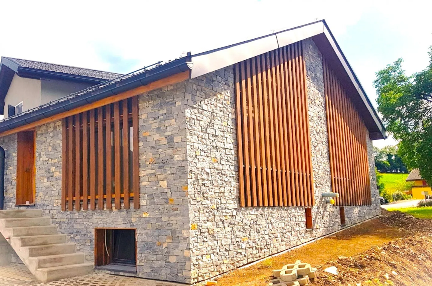 Ecological Charming House NEW with Garden, Parking Spaces and Beautiful View - Photo 1 of 13