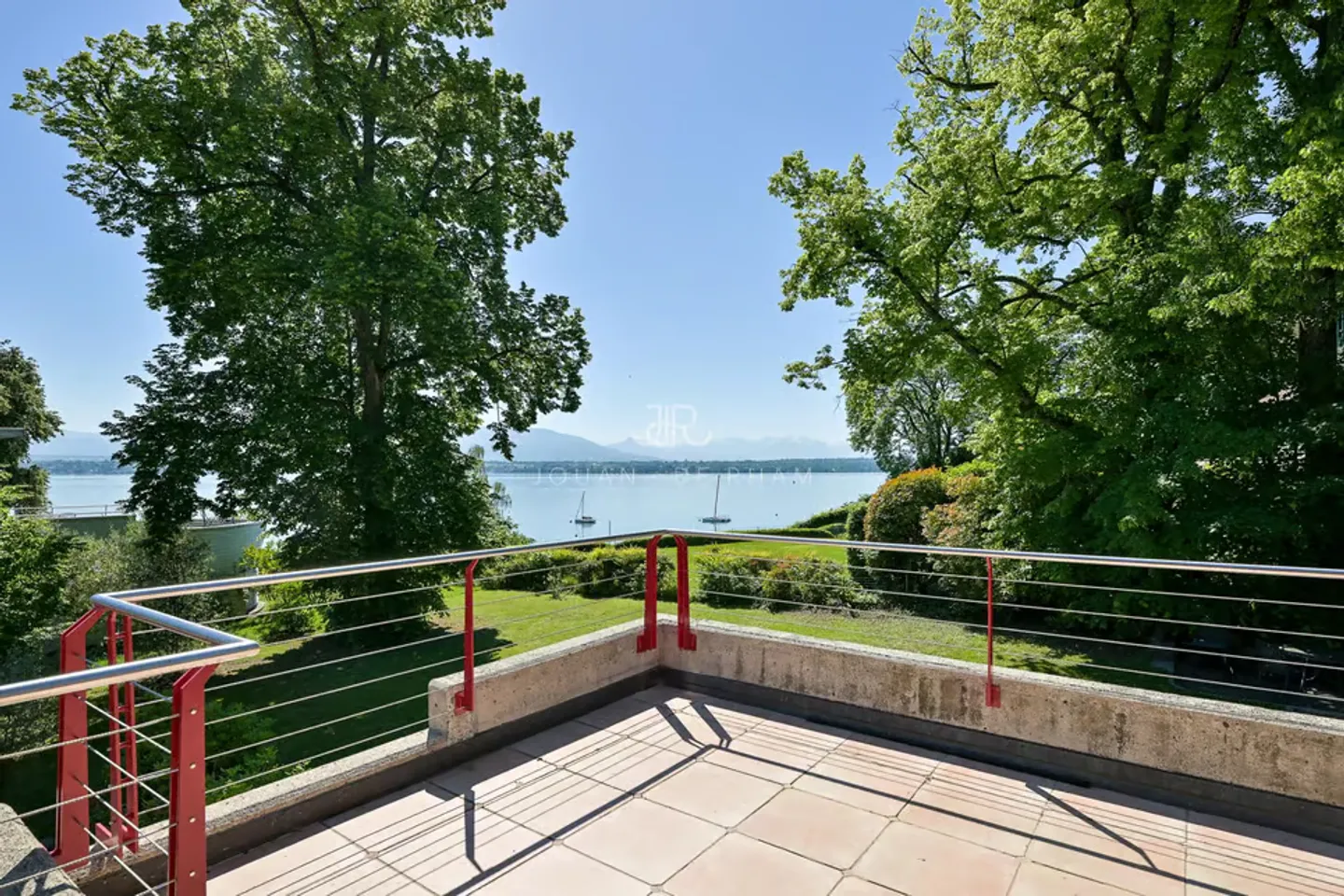 Property in 2nd line - lake view - Photo 10 of 11