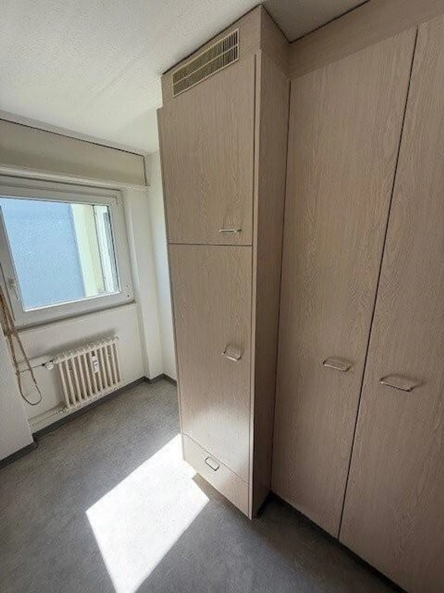 Spacious 4-room apartment in a quiet residential area - Photo 4 of 11
