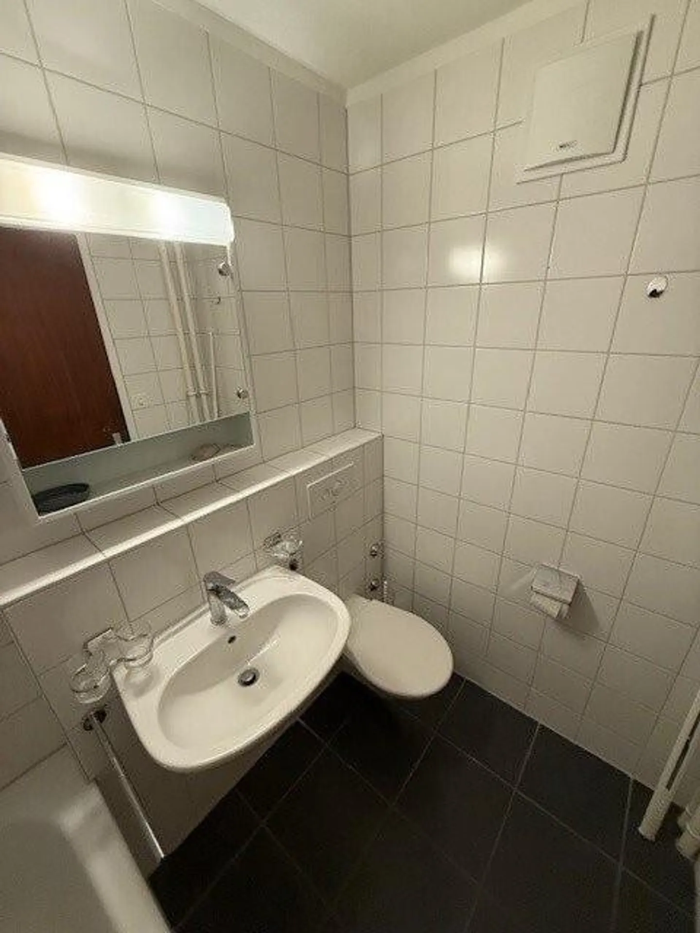 Spacious 4-room apartment in a quiet residential area - Photo 5 of 11