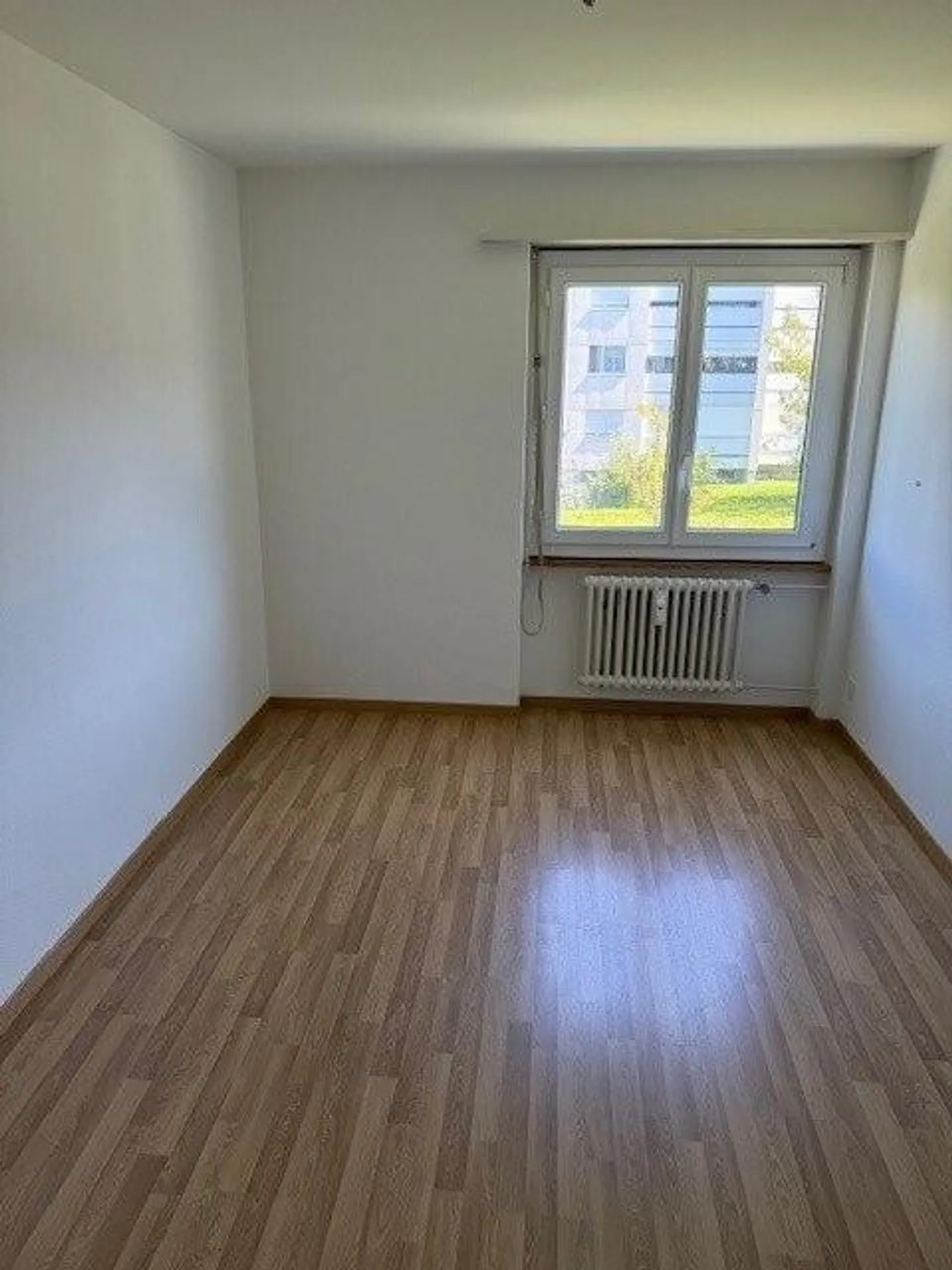Spacious 4-room apartment in a quiet residential area - Photo 9 of 11