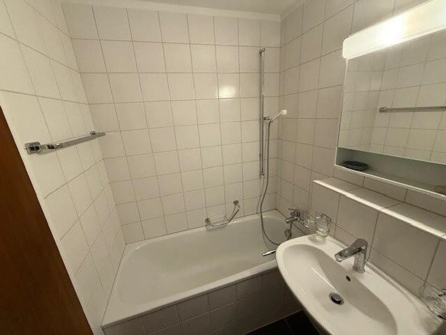 Spacious 4-room apartment in a quiet residential area - Photo 6 of 11