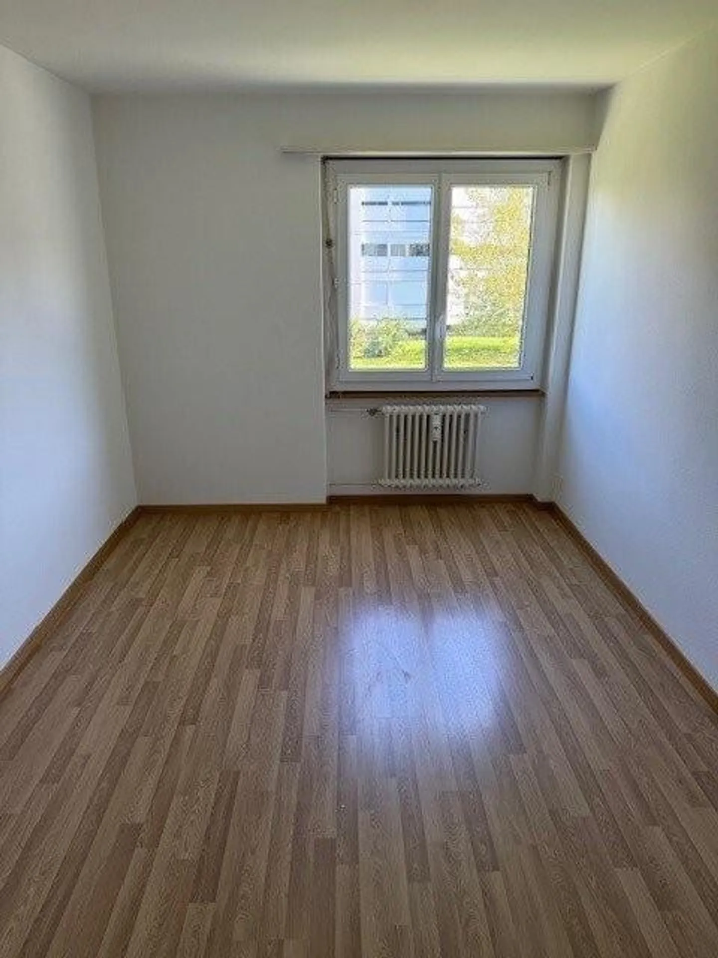 Spacious 4-room apartment in a quiet residential area - Photo 10 of 11