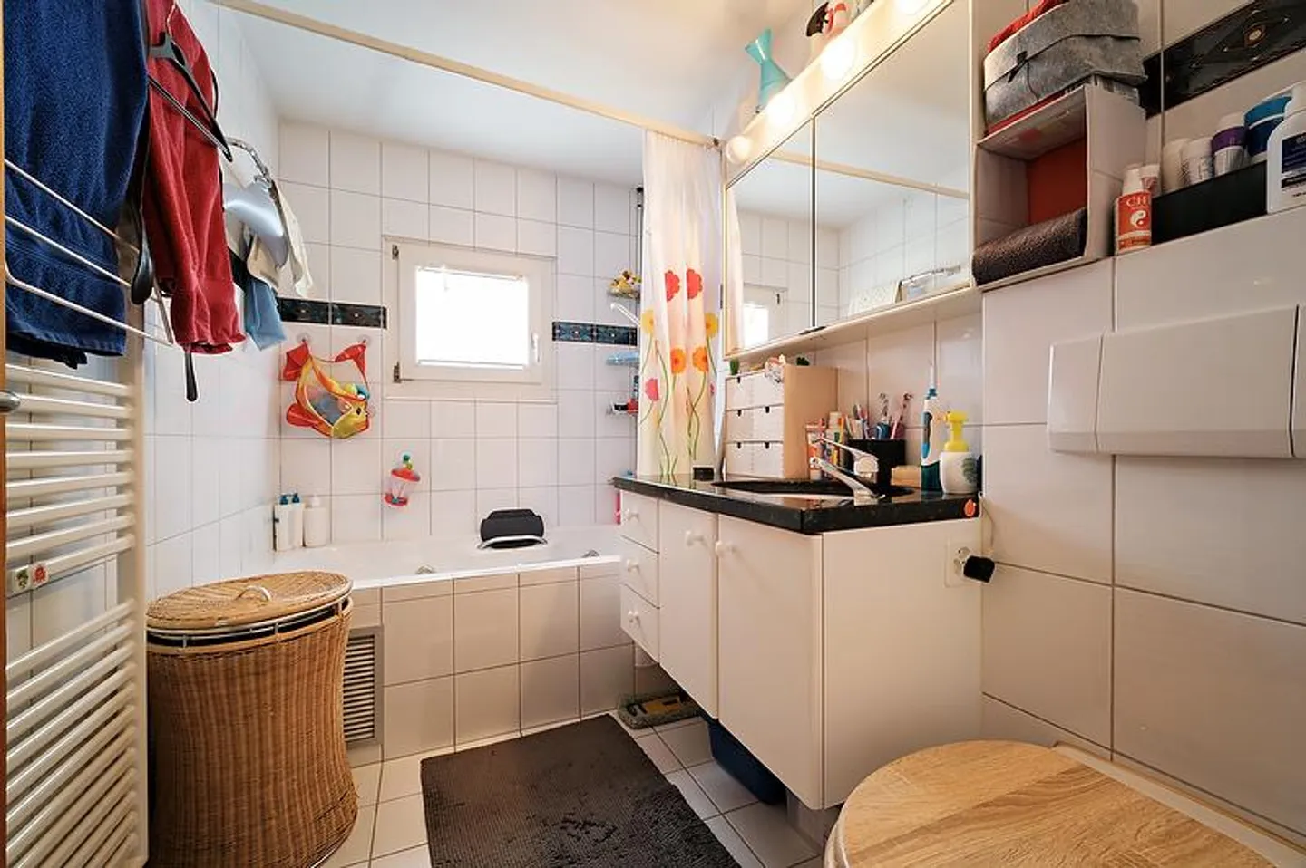 Top - Generosity, Space and Room, Inside and Outside - Photo 8 of 19
