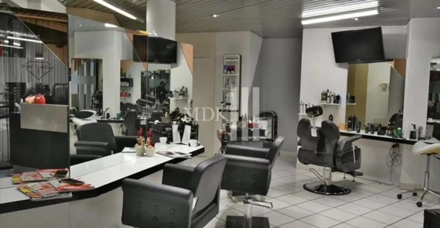 Mischgenutztes Gebäude mieten - Foto 5 von 8