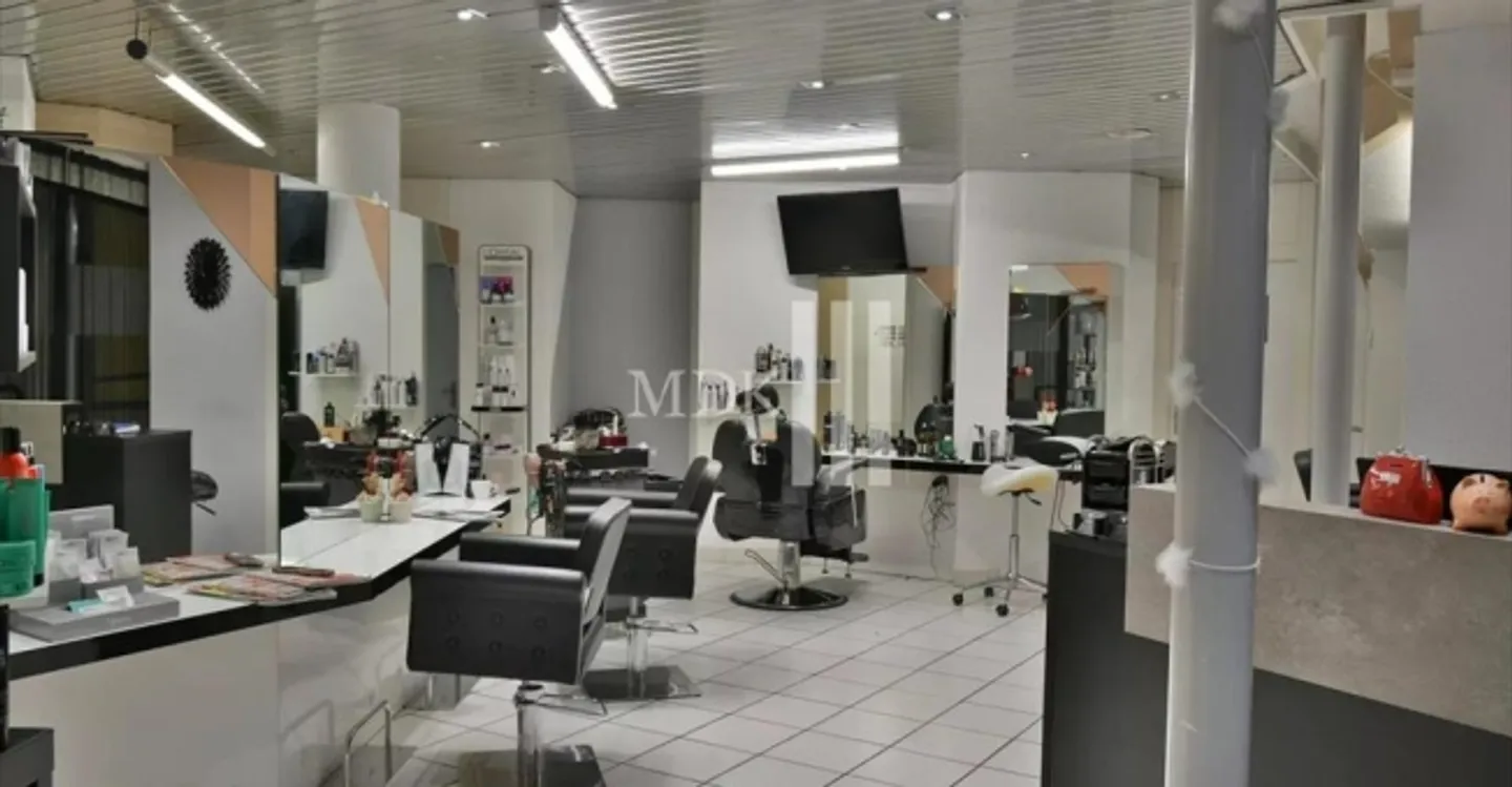 Mischgenutztes Gebäude mieten - Foto 8 von 8