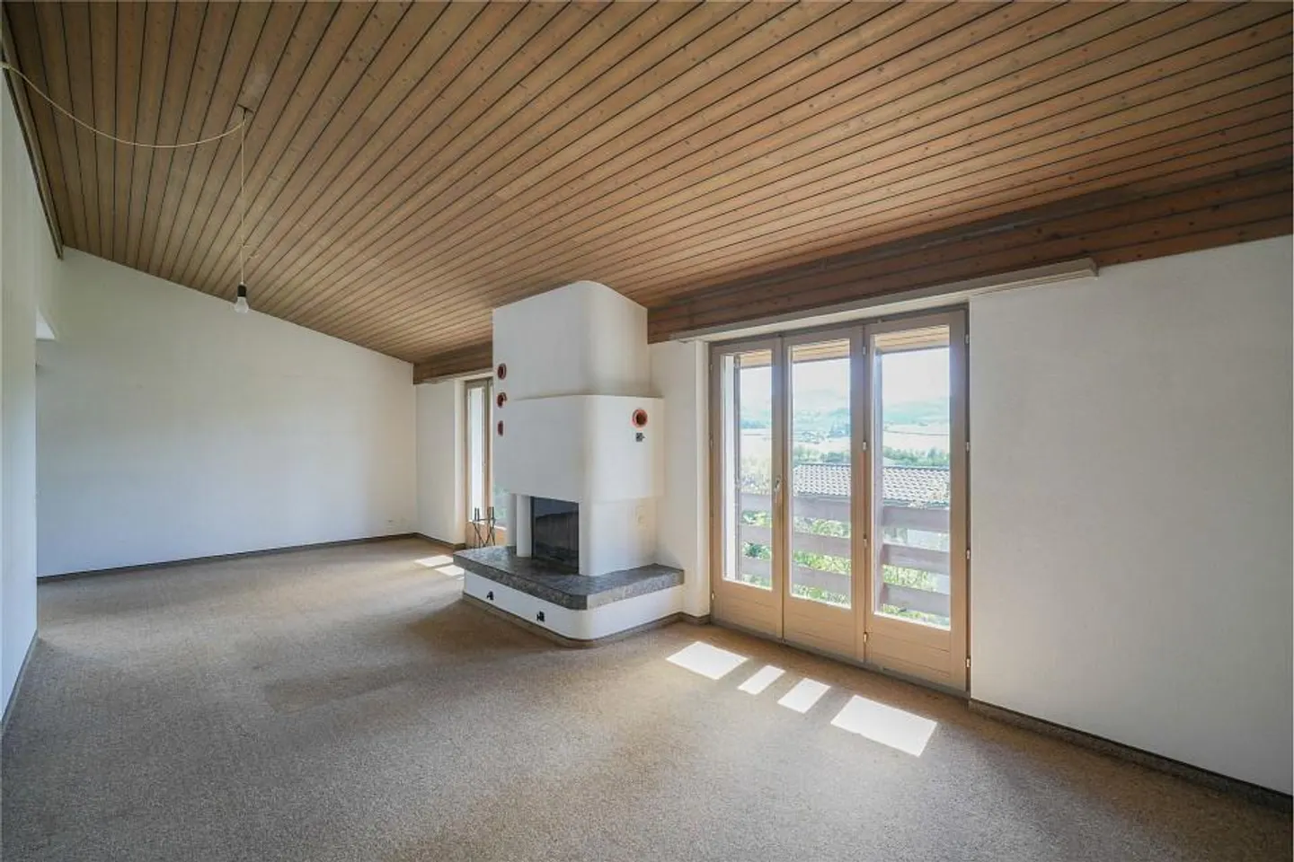 Best Views and Close to Nature: Single-Family Home with Interesting Space... - Photo 6 of 13