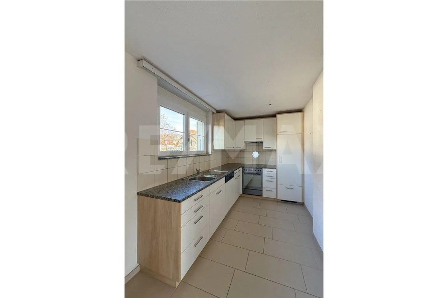 Bright and Quiet Condominium with Garden View in Central Location - Photo 3 of 13