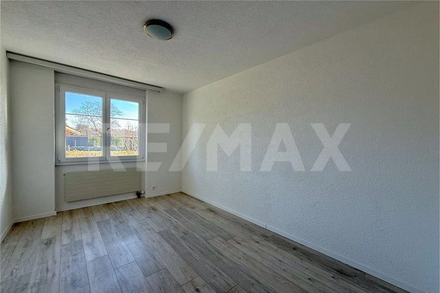 Bright and Quiet Condominium with Garden View in Central Location - Photo 7 of 13