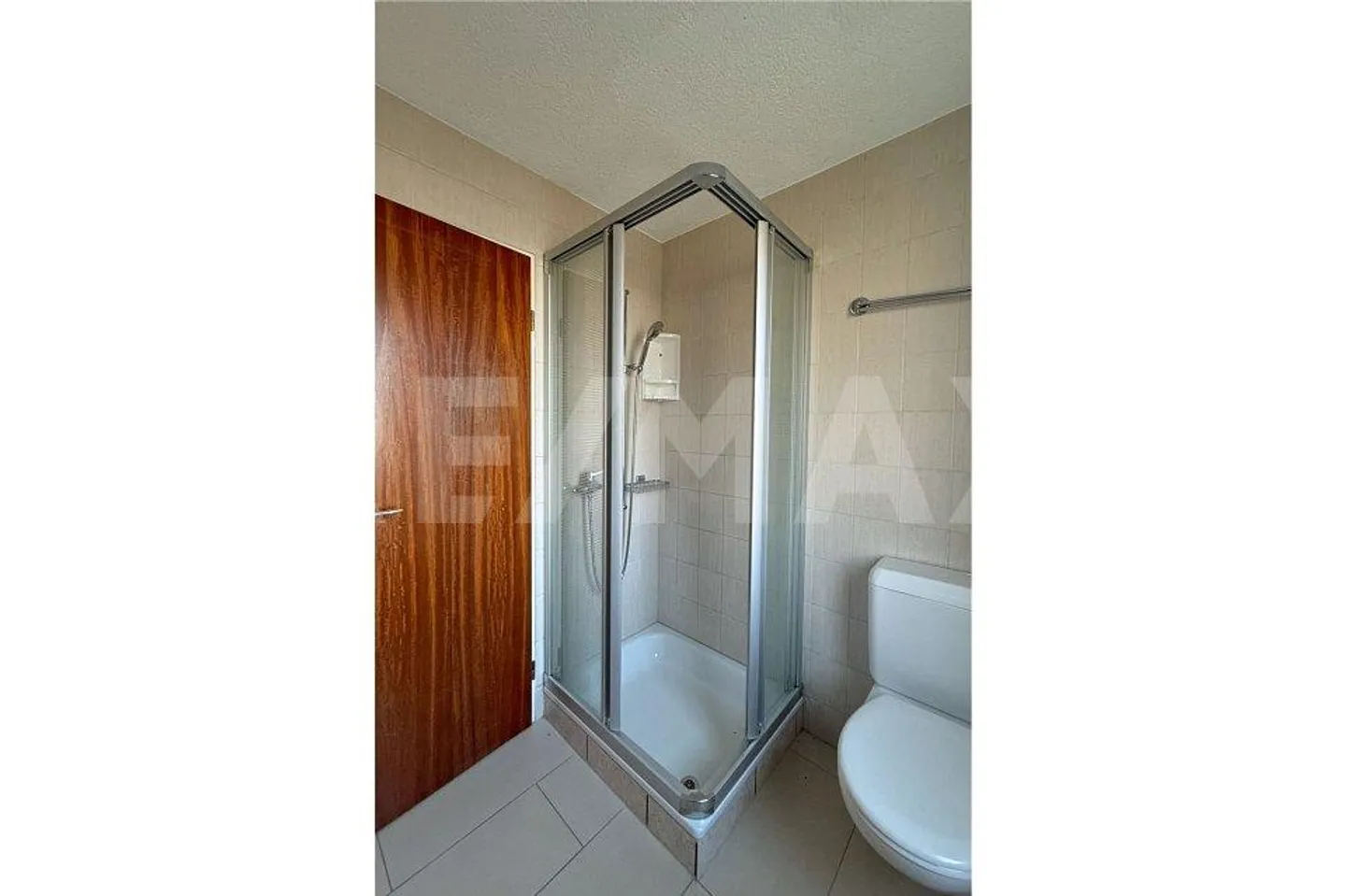 Bright and Quiet Condominium with Garden View in Central Location - Photo 11 of 13