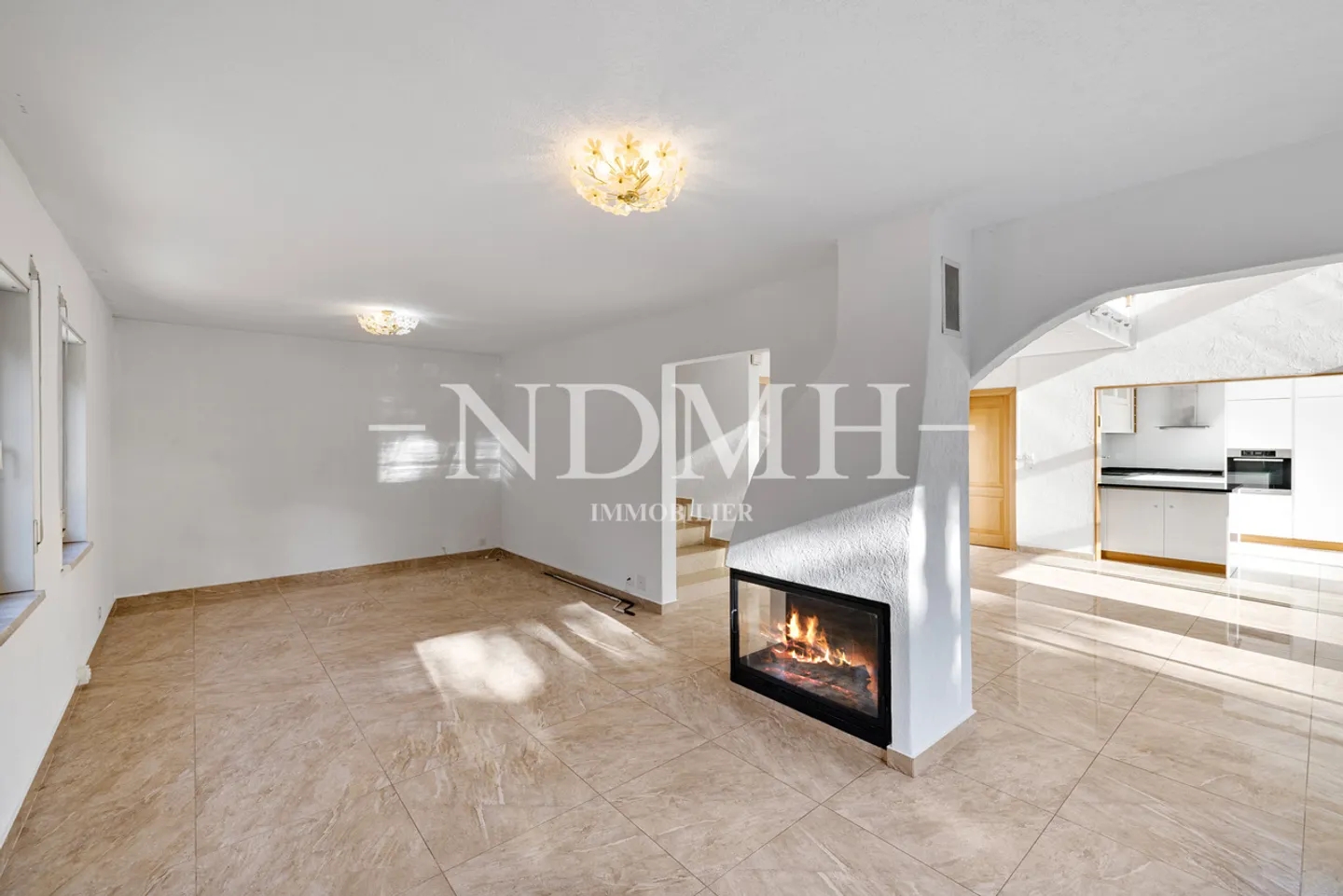 Wunderschöne individuelle Villa in einer außergewöhnlichen Umgebung - Foto 2 von 13