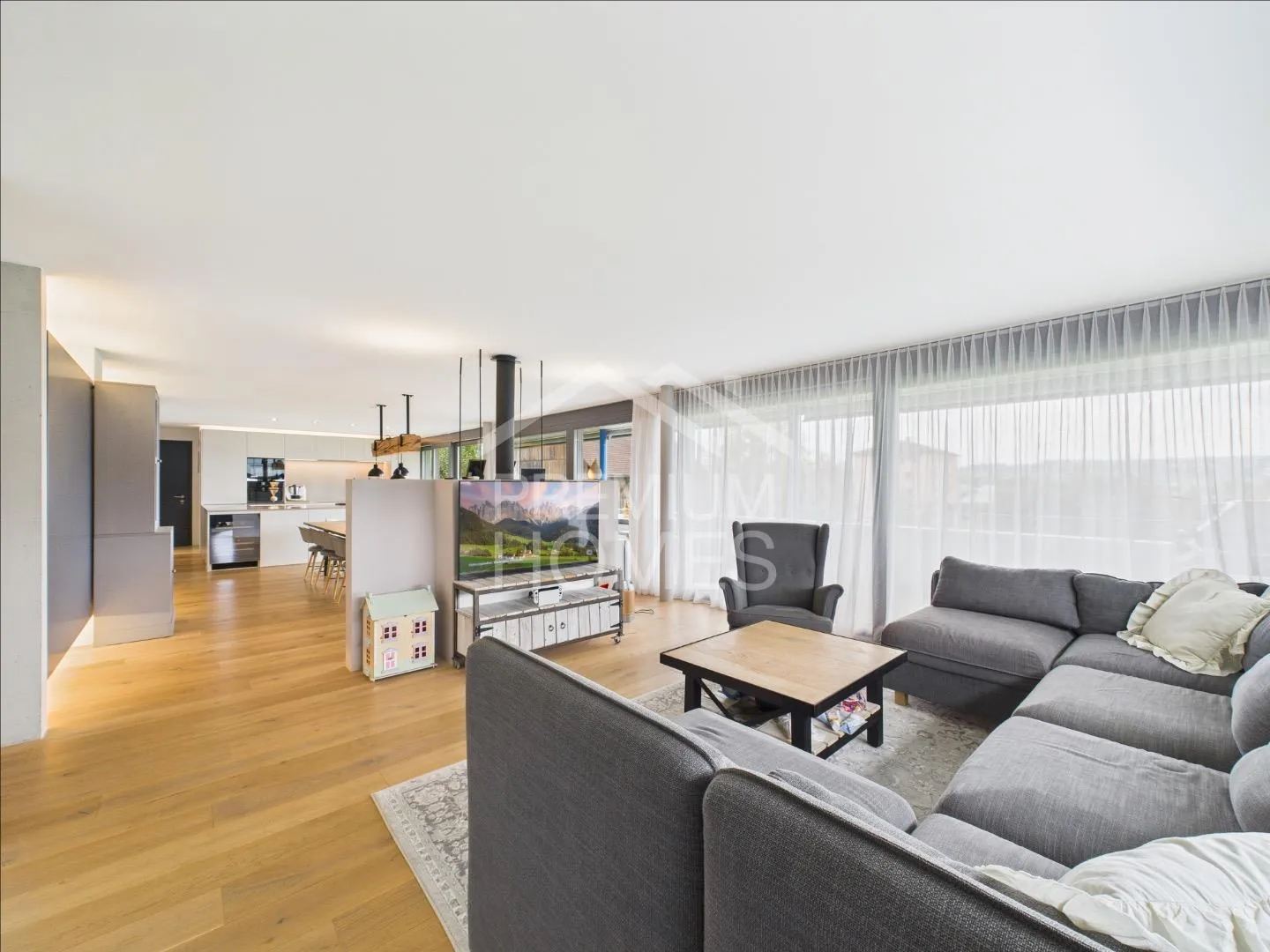 Modern. Hell. Central. Simply perfect. - Photo 2 of 10