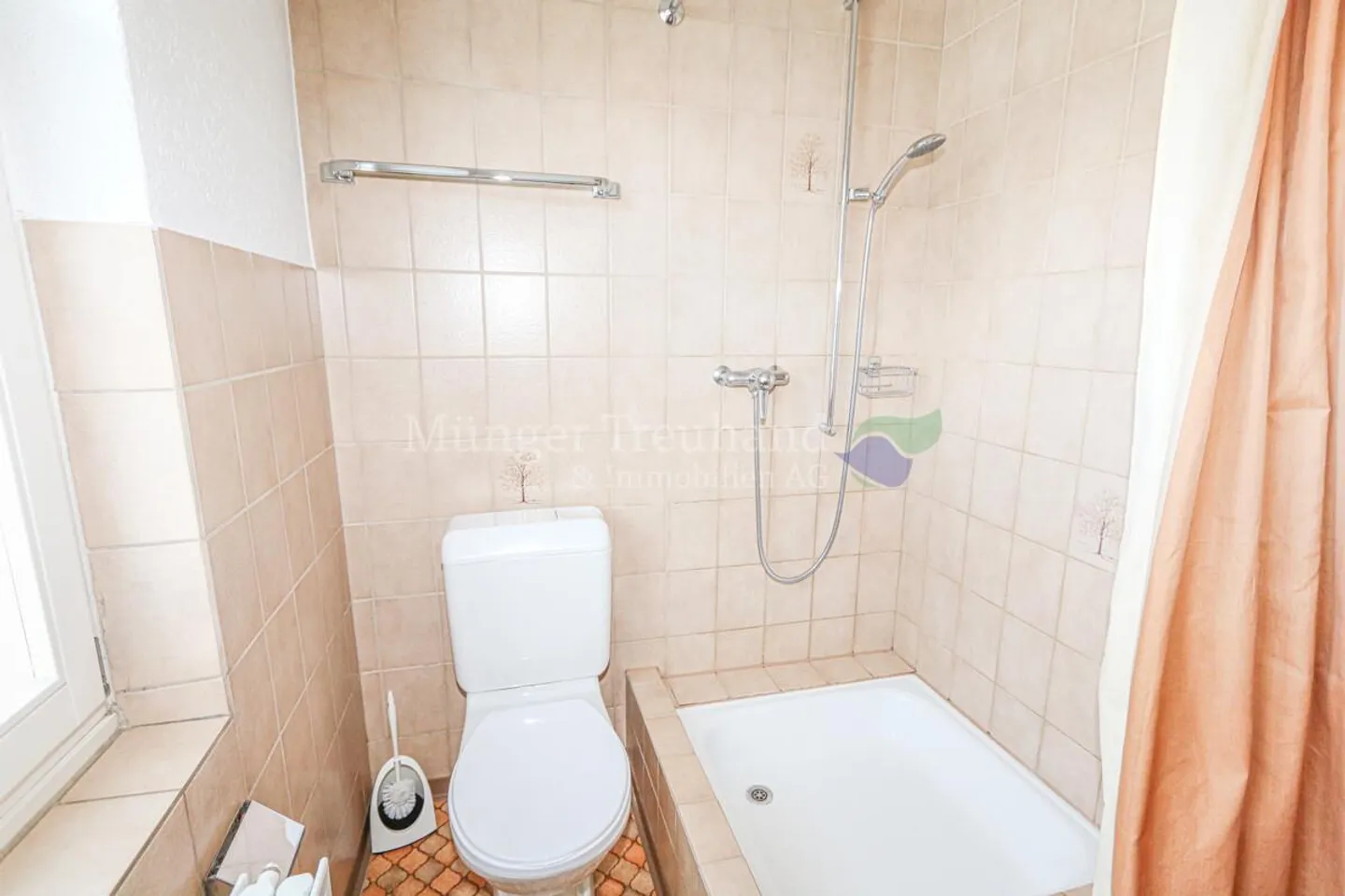 Proprietà a uso misto attraente nel centro di Sissach - Foto 11 di 12