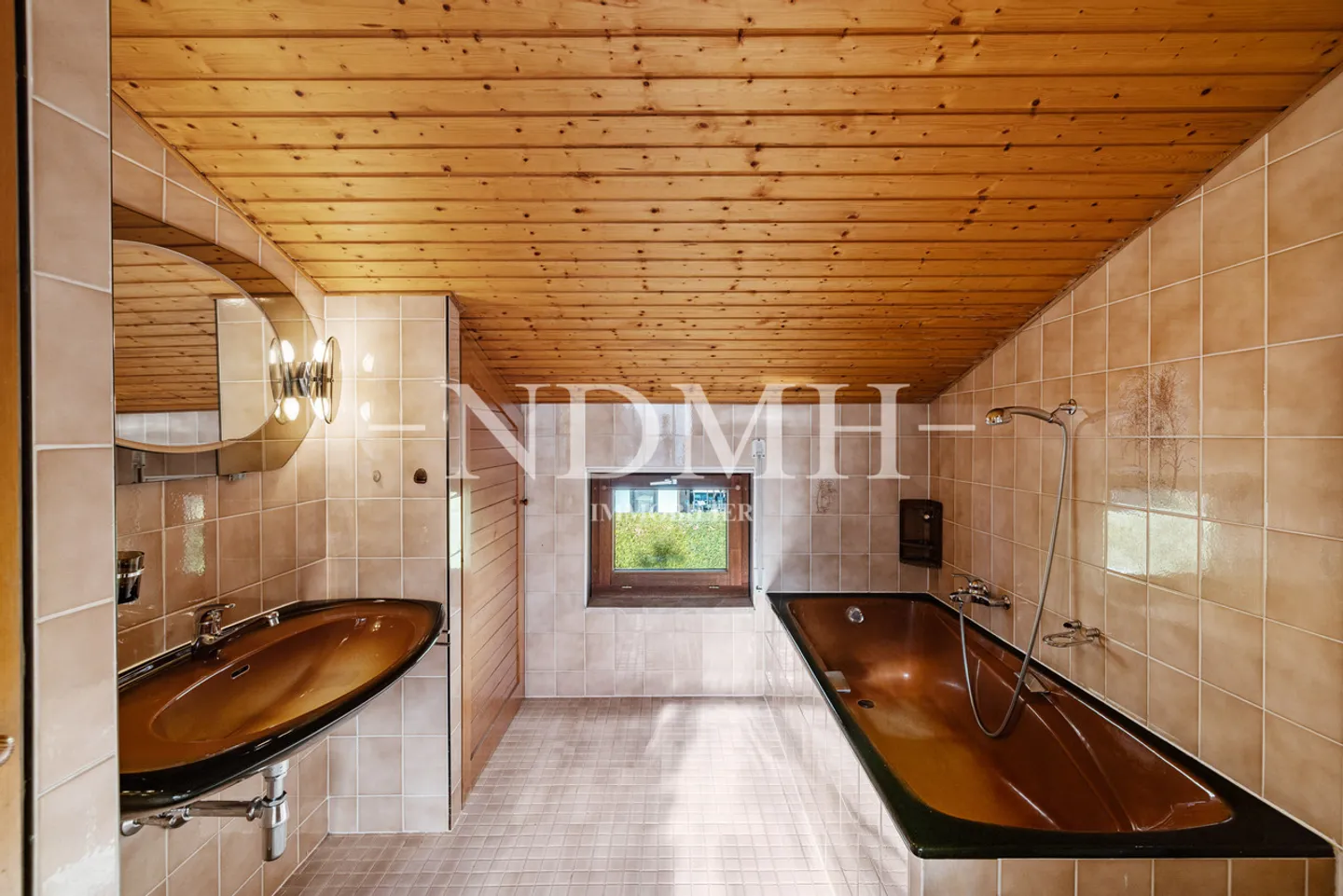 Wunderschöne individuelle Villa in einer außergewöhnlichen Umgebung - Foto 10 von 13