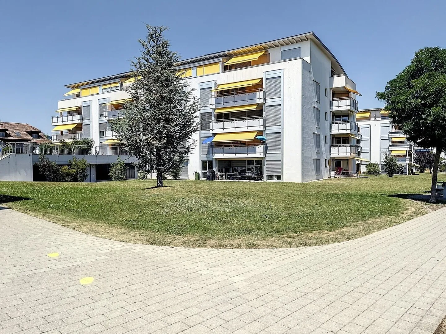 3½ SPACIOUS APARTMENT - Photo 1 of 1