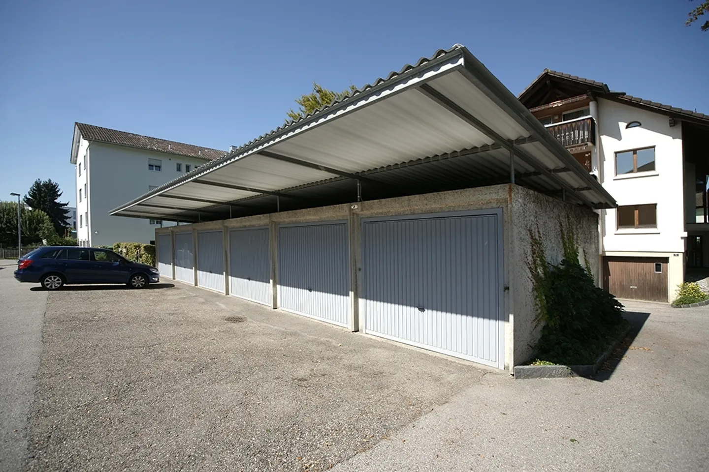 Place de parking extérieure - Photo 1 sur 1