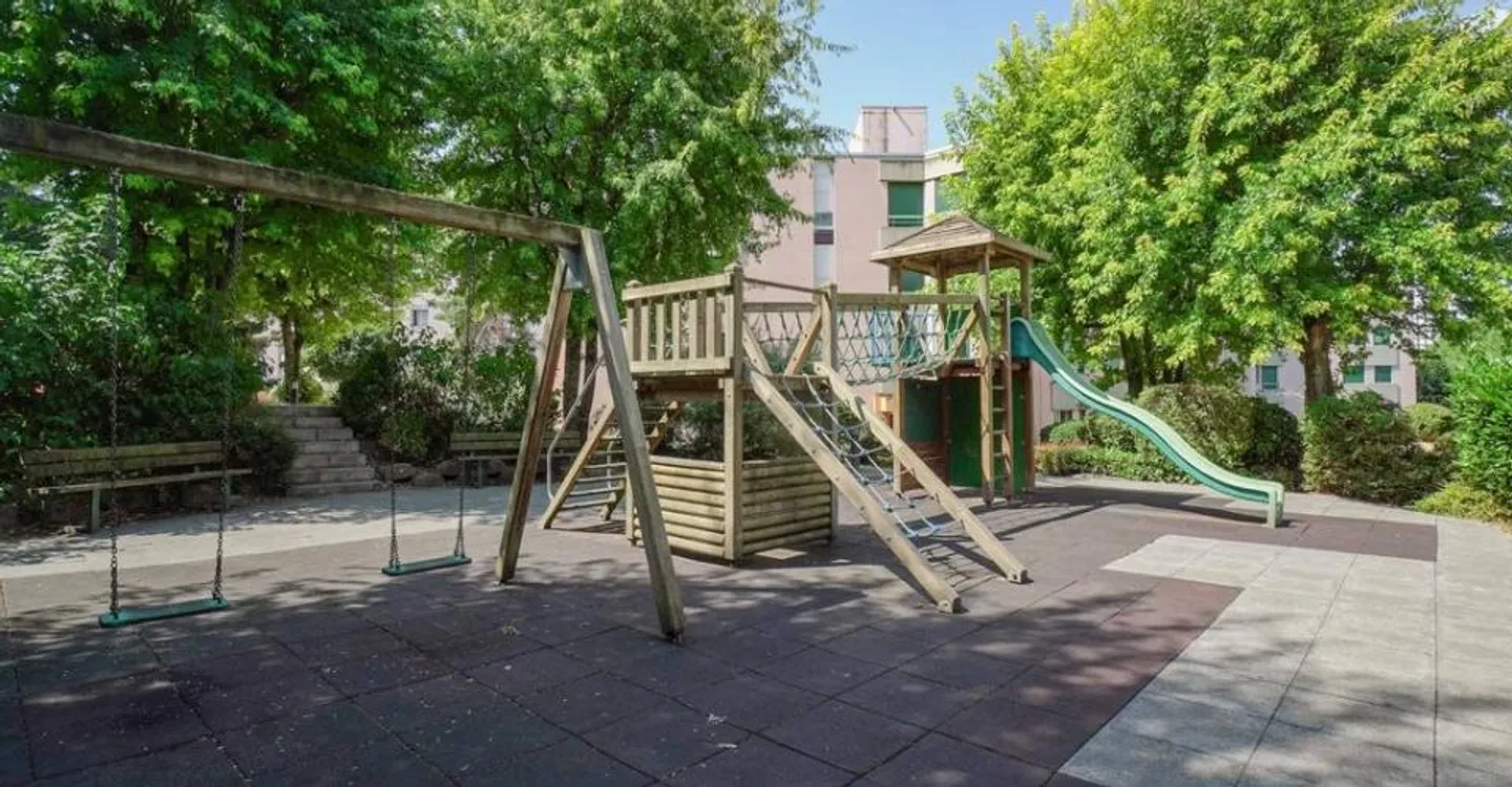 Charming Apartment in Quiet Area - Photo 1 of 12