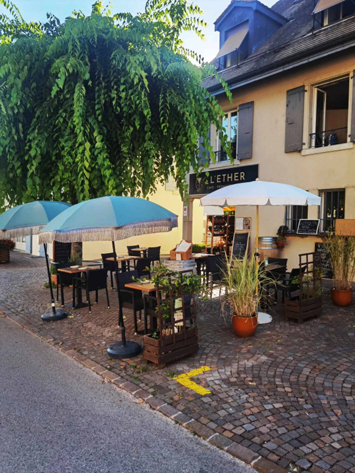 Superficie di vendita di circa 100 m2 - Place de Chauchy 2, 1164 Buchillon - Foto 1 di 13