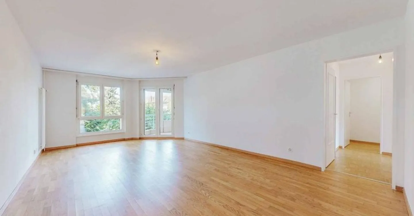 Charming Apartment in Quiet Area - Photo 7 of 12