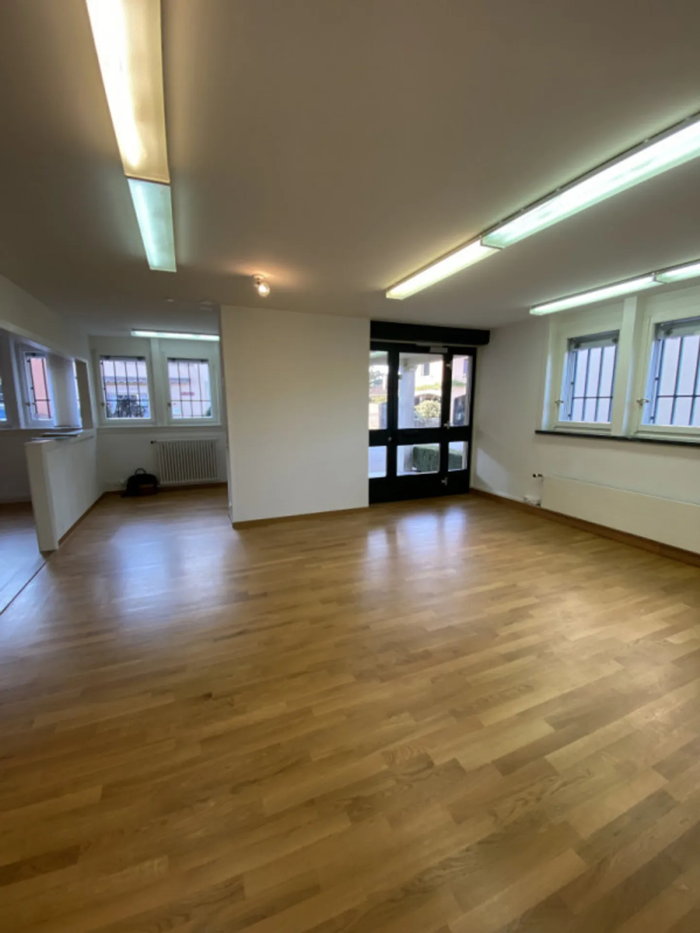 Superficie di vendita di circa 100 m2 - Place de Chauchy 2, 1164 Buchillon - Foto 5 di 13