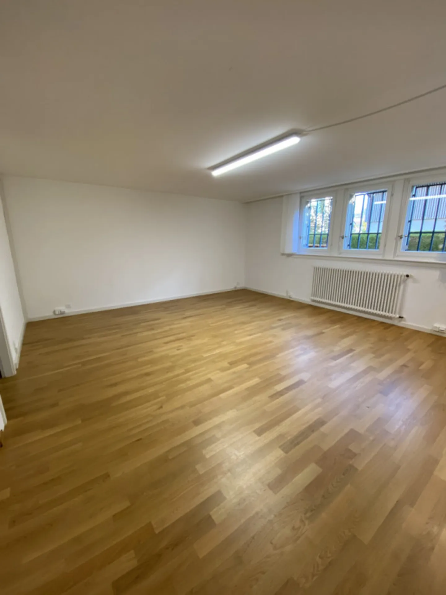 Superficie di vendita di circa 100 m2 - Place de Chauchy 2, 1164 Buchillon - Foto 8 di 13