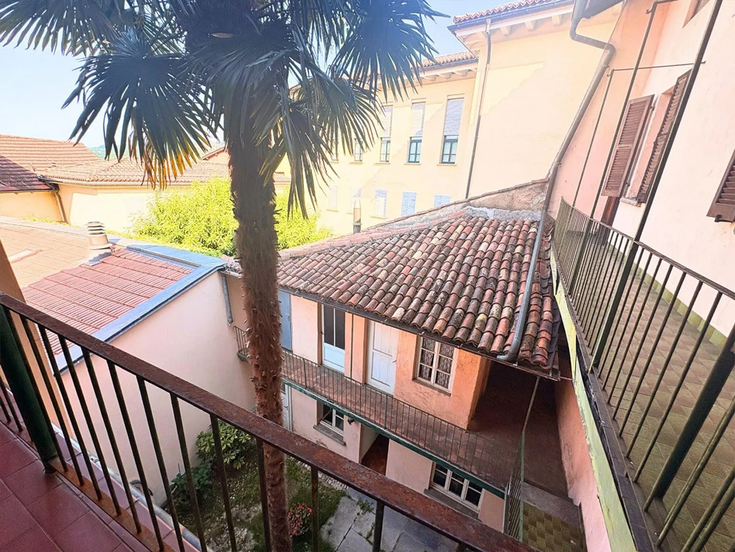 UNIQUE OPPORTUNITY IN THE HISTORICAL CENTER OF MENDRISIO - Photo 2 of 13