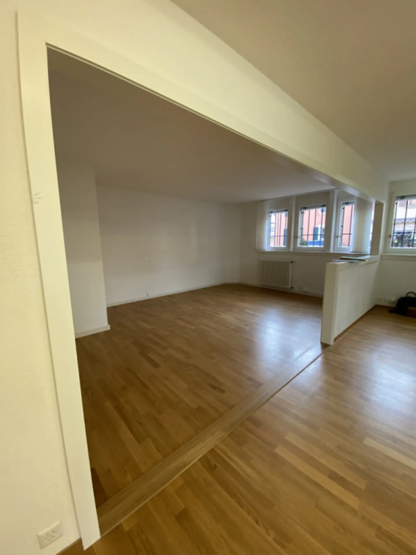 Superficie di vendita di circa 100 m2 - Place de Chauchy 2, 1164 Buchillon - Foto 6 di 13