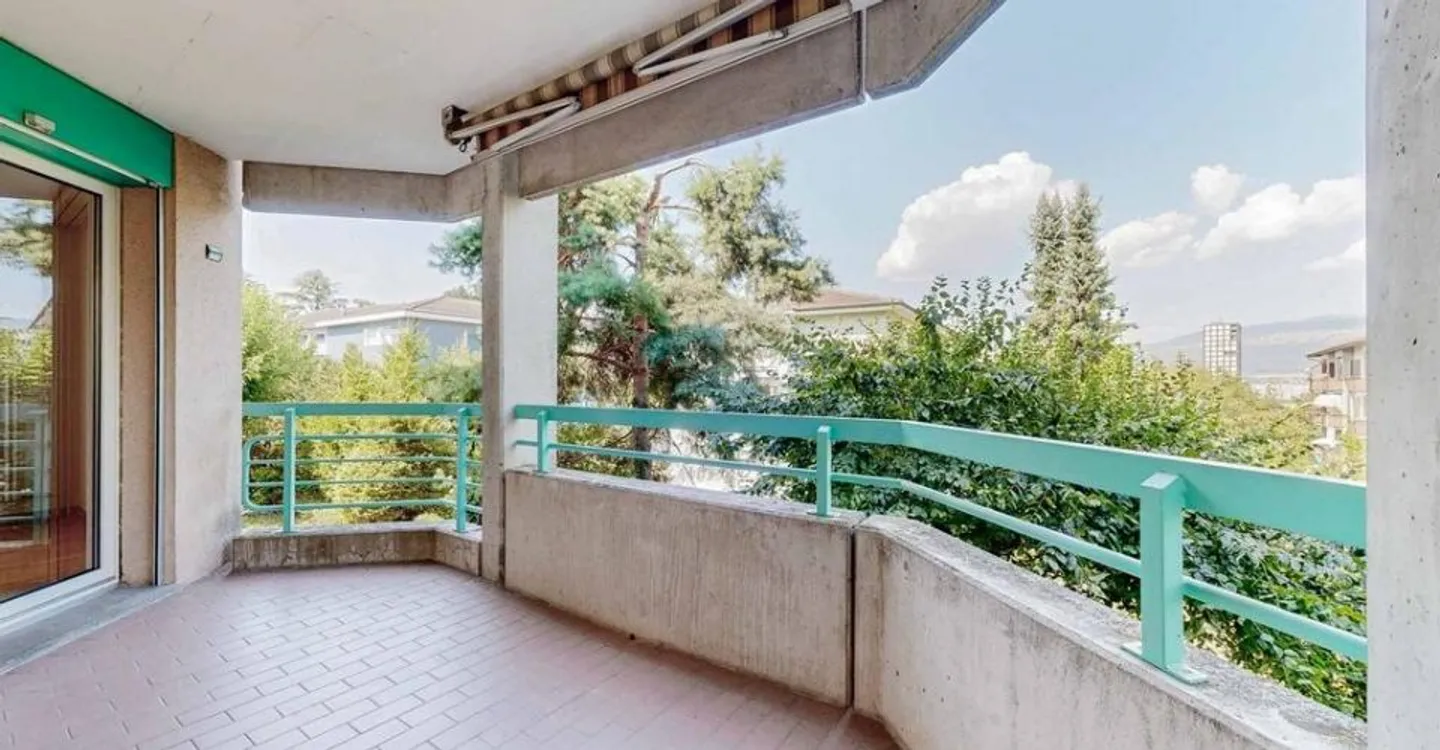 Charming Apartment in Quiet Area - Photo 11 of 12