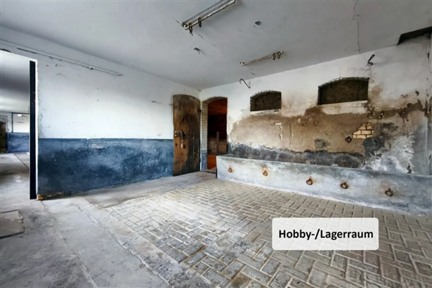 Dry Hobby Rooms / Storage Areas - Photo 1 of 2